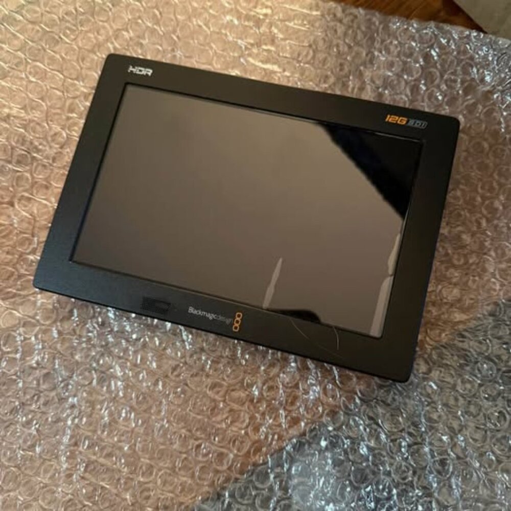 Black magic design 12G SDI recording monitor